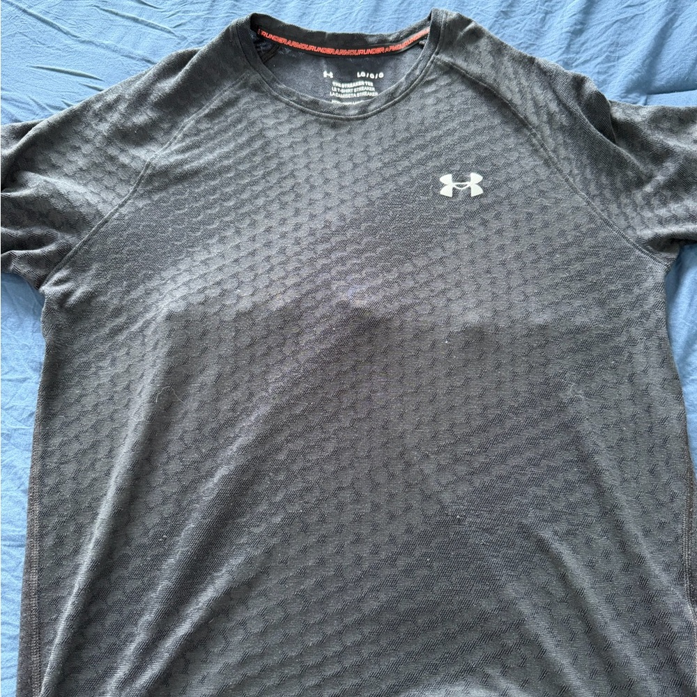 Under Armour Men's Black Tee